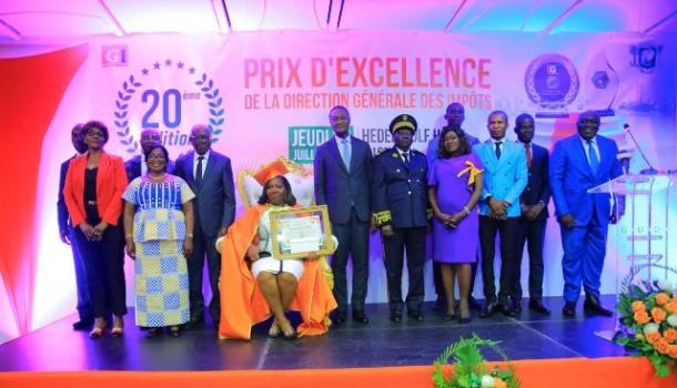  20e édition du Prix d’excellence de la DGI - Mme Konan épouse Kouadio Ahou Rose désignée meilleur agent des impôts 2021