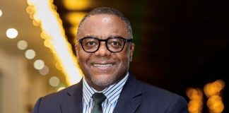 Business, Leadership et influence – Private Talk accueille Michel Mutombo-Cartier, DG des chaînes A+ - Accueil